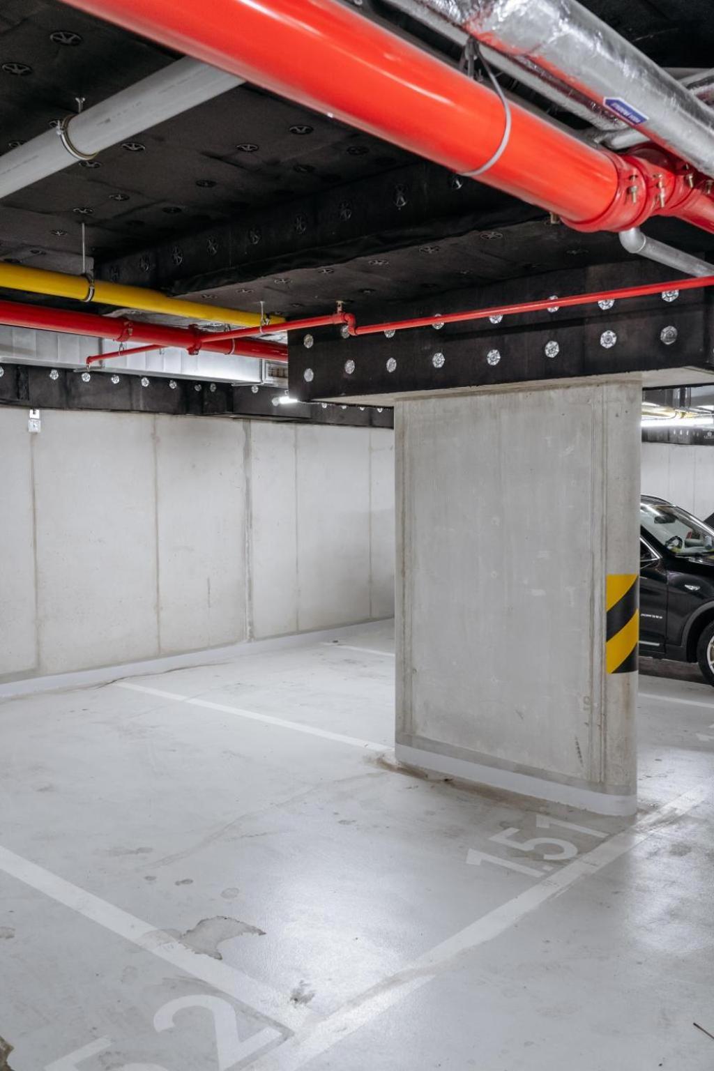 Days - 1bdr - Garage - Balcony - Great Access *